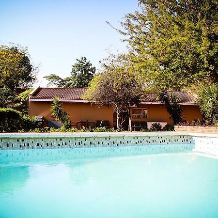 River-Ridge Guest House ハボローネ エクステリア 写真